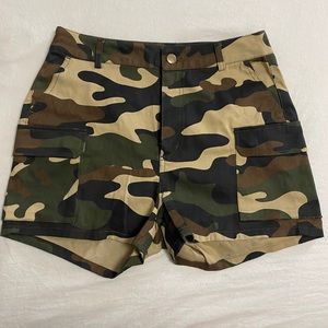 Women Camo Jean shorts